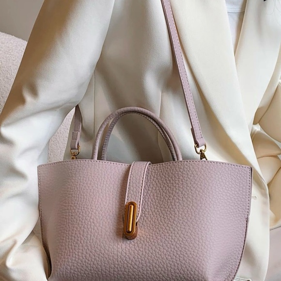 Elegant Baby Pink Handbag - Picture 2 of 9